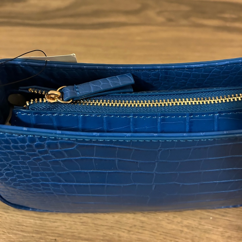 Abercrombie & Fitch blue faux crocodile purse - Picture 3 of 4